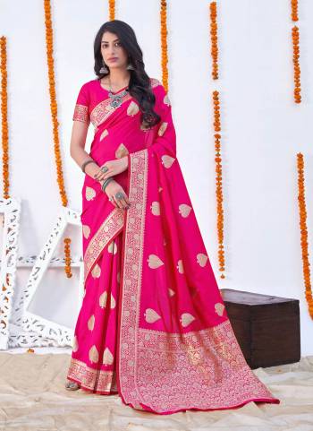 Looking Different in These Beautiful Colored Saree.These Saree And Blouse Are Fabricated On Banarasi Silk.Its Beautified With Heavy Weaving Designer Work.