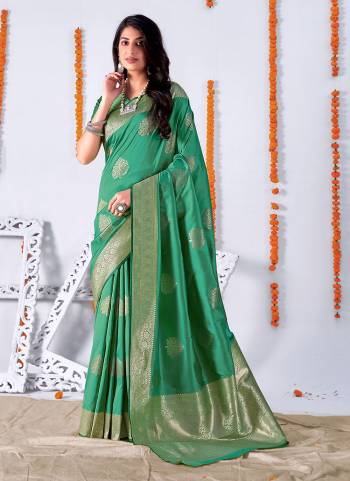 Garb These Beautiful Colored Saree Pair With Matching Colored Blouse.These Saree And Blouse Are Fabricated On Banarasi Silk.Its Beautified With Heavy Weaving Designer Work.