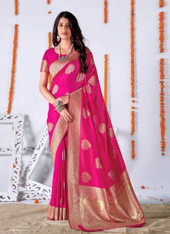 Garb These Beautiful Colored Saree Pair With Matching Colored Blouse.These Saree And Blouse Are Fabricated On Banarasi Silk.Its Beautified With Heavy Weaving Designer Work.