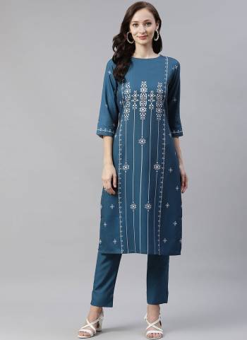 Grab These Readymade Kurti in All Over Fine Colored.These Kurti is Fabricated On Rayon.Its Beautified With Designer Digital Printed Work.Its Available in All Regular Size.