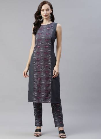 Grab These Readymade Kurti in All Over Fine Colored.These Kurti is Fabricated On Rayon.Its Beautified With Designer Digital Printed Work.Its Available in All Regular Size.