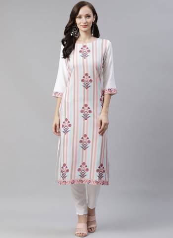 Grab These Readymade Kurti in All Over Fine Colored.These Kurti is Fabricated On Rayon.Its Beautified With Designer Digital Printed Work.Its Available in All Regular Size.