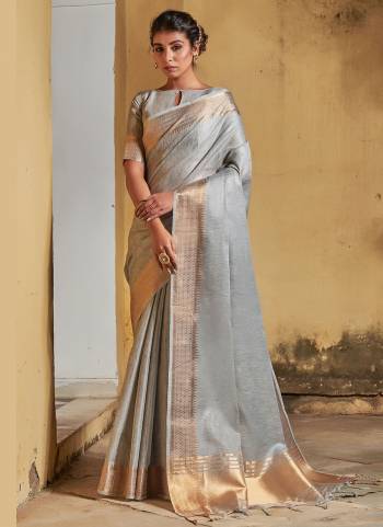 Grab These saree in Fine Colored.These Saree And Blouse Are Fabricated On Maheshwari Silk.Its Beautified With Jari Weaving Designer Work.