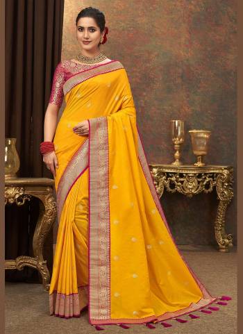 For A Beautiful Look,Grab These Saree in Fine Colored.These Saree And Blouse Are Fabricated Banarasi Silk.Its Beautified With Gold Jari Weaving Designer Work.