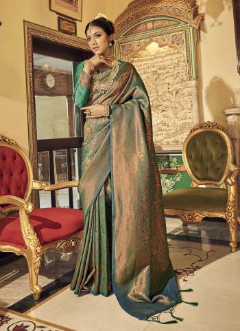 For A Different Look,Grab These Saree in Fine Colored.These Saree And Blouse Are Fabricated On Handloom Silk.Its Beautified With Heavy Wevon Copper Jari Designer Work.