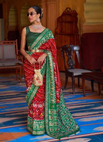 Grab These Saree in All Over Fine Colored.These Saree And Blouse Are Fabricated On Patola Silk.Its Beautified With Wevon Jari Designer,Printed,Swarovski Work .