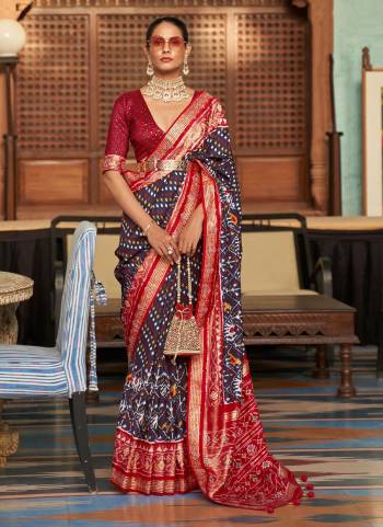 Grab These Saree in All Over Fine Colored.These Saree And Blouse Are Fabricated On Patola Silk.Its Beautified With Wevon Jari Designer,Printed,Swarovski Work .