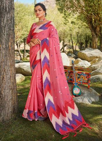 For A Fancy Looking Saree,Grab These Saree in All Over Beautiful Colored.These Saree And Blouse Are Fabricated On Art Silk.Its Beautified With Wevon Thread Designer Work.