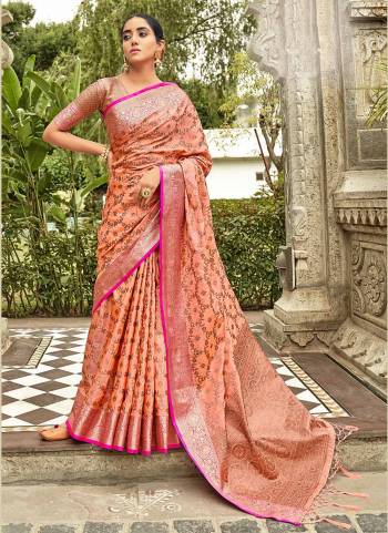 Grab These Saree in Fine Colored.These Saree And Blouse Are Fabricated On Banarasi Silk.Its Beautified With Wevon Jari Designer.