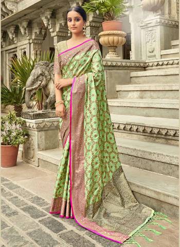 Grab These Saree in Fine Colored.These Saree And Blouse Are Fabricated On Banarasi Silk.Its Beautified With Wevon Jari Designer.