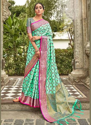 Grab These Saree in Fine Colored.These Saree And Blouse Are Fabricated On Banarasi Silk.Its Beautified With Wevon Jari Designer.