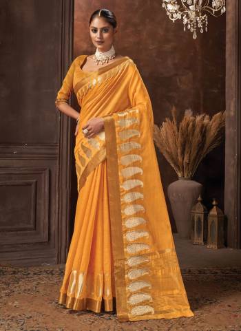 Grab These Saree in All Over Fine Colored.These Saree And Blouse Are Fabricated On Cotton.Its Beautified With Heavy Jari Wevon Designer,Stone Work.