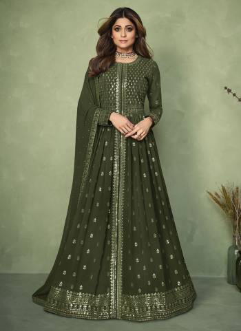 For A Beautiful Look,Grab These Designer Suit in All Over Fine Colored.These Top And Bottom Are Fabricated On Georgette Pair With Georgette Dupatta.Its Beautified With Heavy Sequance Embroidery Work.