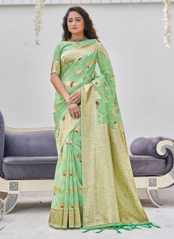 For A Beautiful Look,Buy These Saree in All Over Fine Colored.These Saree And Blouse Are Fabricated On Linen.Its Beautified With Heavy Wevon Designer Work.