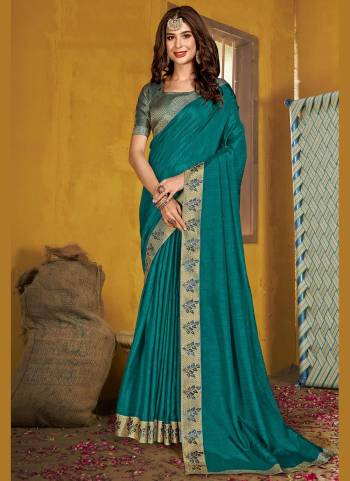 For A Casual Wear,Grab These Saree in Fine Colored.These Saree is Fabricated On Vichitra Silk Pair With Art Silk Blouse.Its Beautified With Wevon Border,Blouse Designer Work.