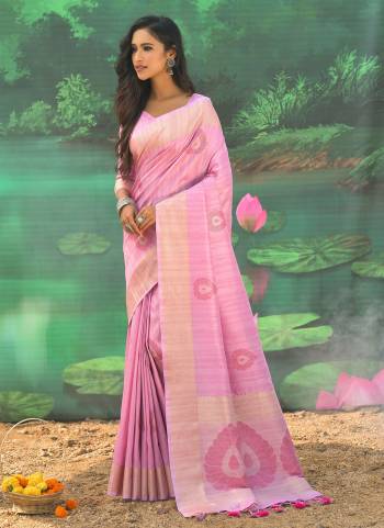 Grab Theseautiful Saree in All Over Fine Colored.These Saree And Blouse Are Fabricated On Mulberry Silk.Its Beautified With Wevon Jari Designer Work.