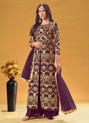 For A Different Look,Grab These Suit in Fine Colored.These Top And Bottom Are Fabricated On Georgette Pair With Georgette Dupatta.Its Beautified With Heavy Designer Jari Embroidery Work.