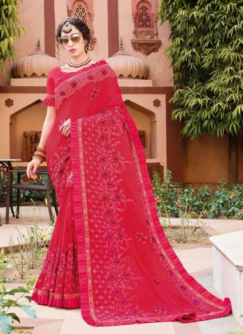 Looking Very Pretty In These Fine Colored Saree Pair With Blouse.These Saree And Blouse Are Fabricated On Art Silk.Its Beautified With Designer Embroidery And Diamond Work.