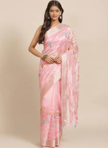 Garb These Saree in Fine Colored.These Saree is Fabricated On Organza Pair With Art Silk Blouse.Its Beautified With Printed And Sequance Work.