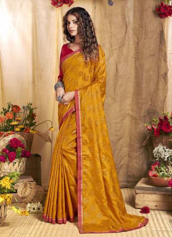 For A Casual Wear ,Grab These Saree in Fine Colored.These Saree And Blouse Are Fabricated On Vichitra Silk.Its Beautified With Designer Foil Printed Work.