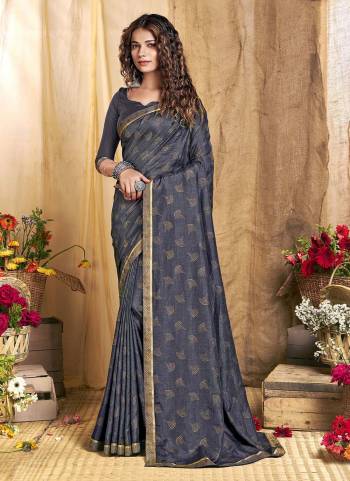 For A Casual Wear ,Grab These Saree in Fine Colored.These Saree And Blouse Are Fabricated On Vichitra Silk.Its Beautified With Designer Foil Printed Work.