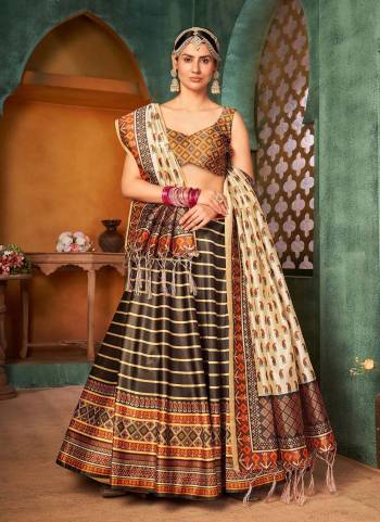 Grab These Lehenga Choli in All Over Fine Colored.These Lehenga And Blouse Are Fabricated On Rera Silk Pair With Assam Silk Dupatta.Its Beautified With Designer Digital Printed Work.