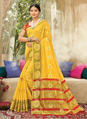 Looking Different in These Beautiful Colored Saree Pair With Blouse.These Saree And Blouse Are Fabricated on Organza.Its Beautified With Heavy Jari Wevon Designer Work.