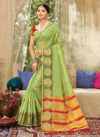 Looking Different in These Beautiful Colored Saree Pair With Blouse.These Saree And Blouse Are Fabricated on Organza.Its Beautified With Heavy Jari Wevon Designer Work.