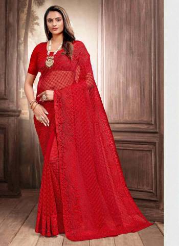 Grab These Designer Saree in All Over Fine Colored pair With Designer Blouse.These Saree And Blouse Are Fabricated On Net.Its Beautified With Heavy Designer Embroidery,Stone Work.