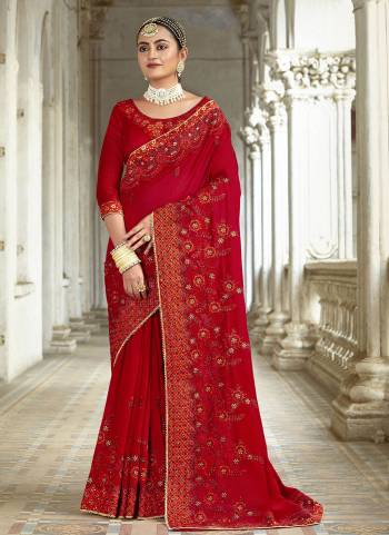 For A Different Look,Grab These Saree in Fine Colored Pair With Matching Bouse.These Saree And Blouse Are Fabricated On Art Silk.Its Beautified With Heavy Embroidery Work Designer Work.