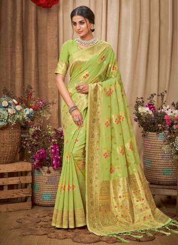 For A Different Look,Grab These Saree in Fine Colored.These Saree And Blouse Are Fabricated On Cotton.Its Beautified With Heavy Jari Wevon Designer Work.