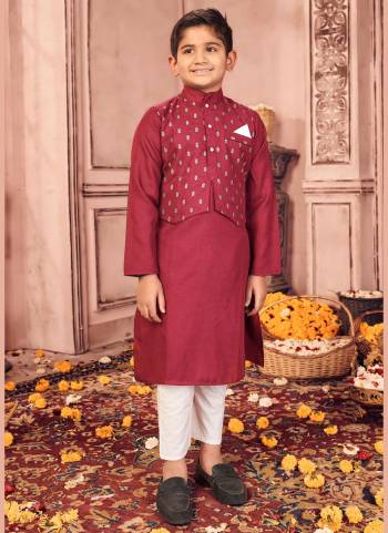 Grab These Readymade Children Wear Kurta Paijama in Fine Colored.Its Fabricated on Cotton Pair With Cotton Koti With Designer Foil Printed Work.