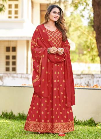 Grab These Readymade Gown in All Over Fine Colored.These Gown And Dupatta Are Fabricated On Rayon.Its Beautified With Designer Gold Foil Print Work.