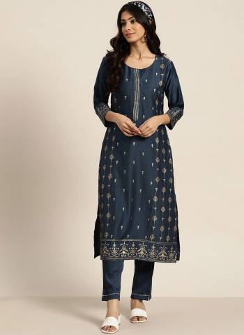 For A Casual Wear,Grab These Kurti And Bottom in Fine Colored.These Kurti And Bottom Are Fabricated On Silk Blend.Its Beautified With Designer Ethnic Motifs Work.