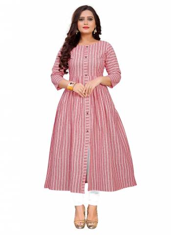 Grab These Kurti in Fine Colored.These Kurti is Fabricated On Cotton.Its Beautified With Wevon Lining Designer Work.