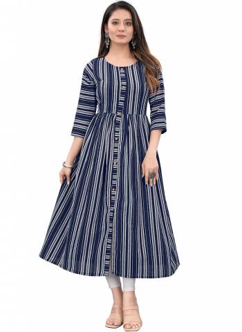 Grab These Readymade Kurti in Beautiful Colored.These Kurti  is Fabricated On Cotton.Its Beautified With Wevon Lining Designer Work. 