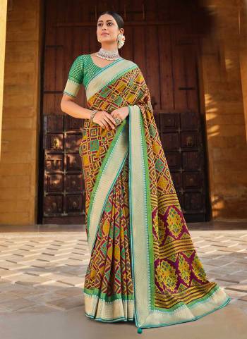 Grab These Beautiful Saree in Fine Colored.These Saree And Blouse Are Fabricated On Baraso Patola.its Beautified With  Woven Jari Designer And Patola Printed Work.