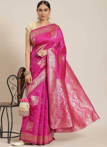 Grab These Beautiful Colored Saree Oair With Matching Blouse.These Saree And Blouse Are Fabricated On Silk Blend.Its Beautified With Weaving Designer Work.