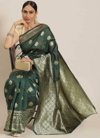 Grab These Beautiful Colored Saree Oair With Matching Blouse.These Saree And Blouse Are Fabricated On Silk Blend.Its Beautified With Weaving Designer Work.