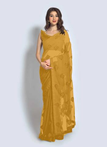 Grab These Saree in Fine Colored Pair With Blouse.These Saree is Fabricated On Georgette Pair With Banglori Silk Blouse.Its Beautified With Sequance,Thread Embroidery Work.