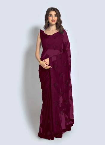 Grab These Saree in Fine Colored Pair With Blouse.These Saree is Fabricated On Georgette Pair With Banglori Silk Blouse.Its Beautified With Sequance,Thread Embroidery Work.