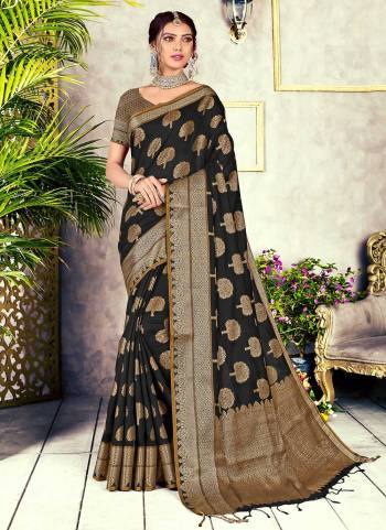 For A Beautiful Look,Grab These Saree in Fine Colored.These Saree And Blouse Are Fabricated On Chanderi Cotton.Its Beautified With Heavy Wevon Designer Work.