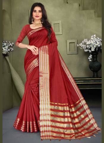 For A Casual Wear Grab These Saree in All Over Fine Colored.These Saree And Blouse Are Fabricated On Cotton.Its Beautified With Weaving Designer Work.