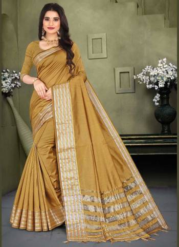 For A Casual Wear Grab These Saree in All Over Fine Colored.These Saree And Blouse Are Fabricated On Cotton.Its Beautified With Weaving Designer Work.