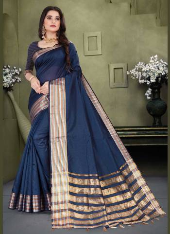 For A Casual Wear Grab These Saree in All Over Fine Colored.These Saree And Blouse Are Fabricated On Cotton.Its Beautified With Weaving Designer Work.