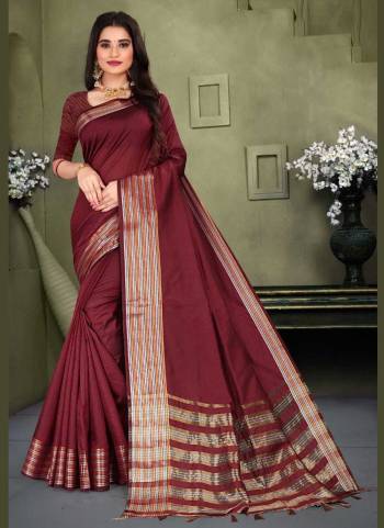 For A Casual Wear Grab These Saree in All Over Fine Colored.These Saree And Blouse Are Fabricated On Cotton.Its Beautified With Weaving Designer Work.