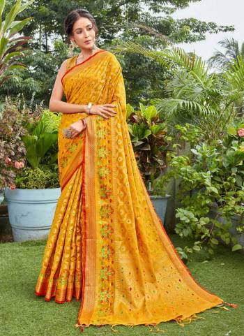 For A Different Look,Grab These Saree in All Over Fine Colored.These Saree And Blouse Are Fabricated On Cotton Silk.Its Beautified With Weaving Designer Work.