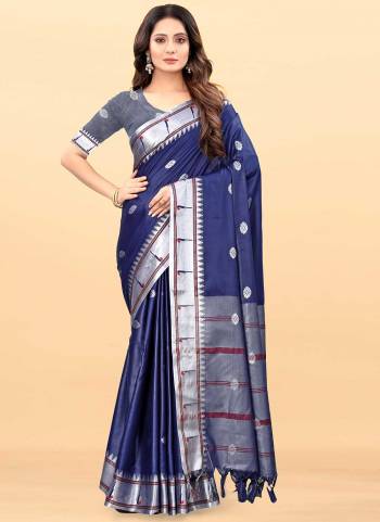 Grab These Casual Wear Saree in Fine Colored.These Saree And Blouse Are Fabricated On Lichi Silk.Ist Beautified With Weaving Designer Work.