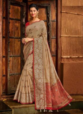 For A Different Look,Grab These Saree in All Over Fine Colored.These Saree And Blouse Are Fabricated On Chanderi Cotton.Its Beautified With Heavy Wevon Designer Work.