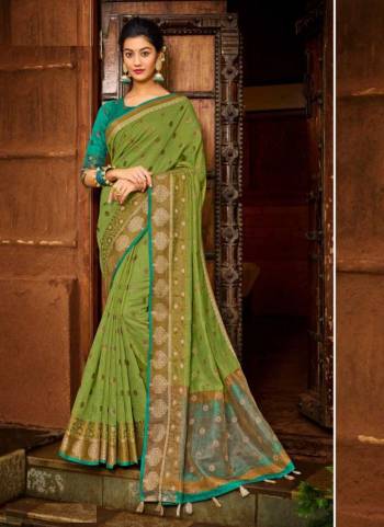 For A Different Look,Grab These Saree in All Over Fine Colored.These Saree And Blouse Are Fabricated On Chanderi Cotton.Its Beautified With Heavy Wevon Designer Work.